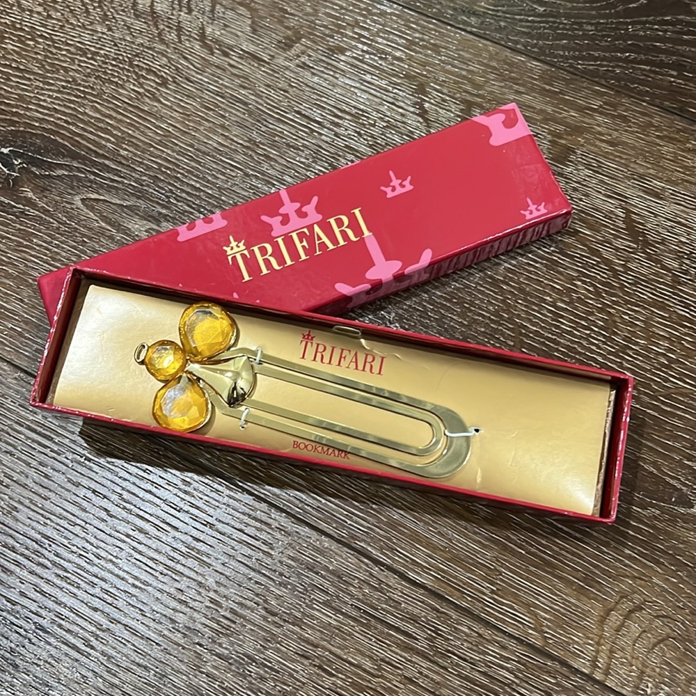 NWT trifari cetrine bookmark gold tone